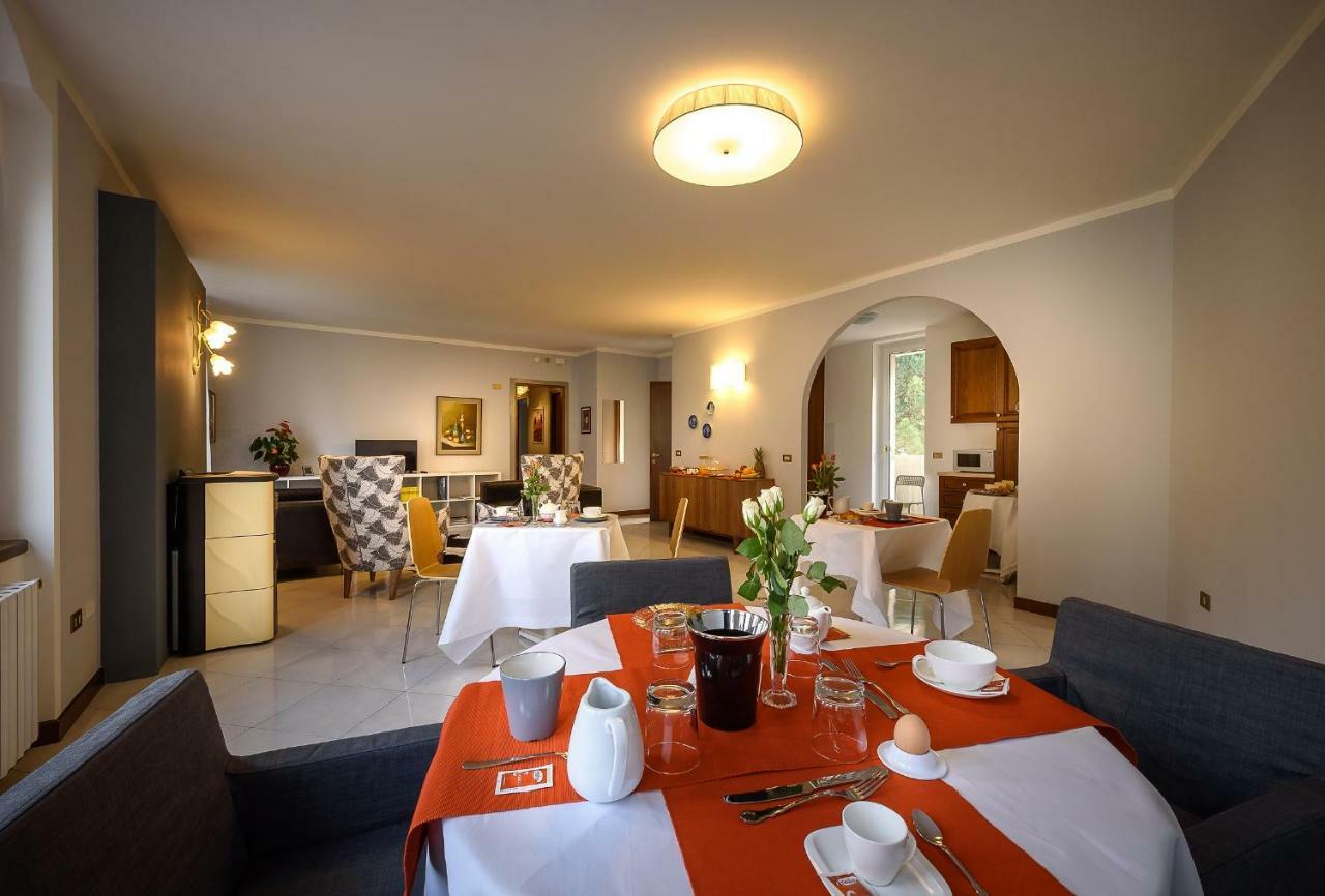 Bed And Breakfast Sweet Home Tirano Kültér fotó